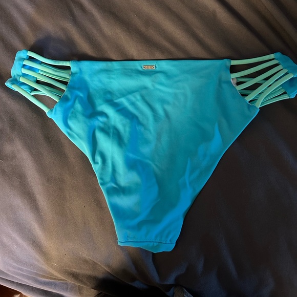 Medium PINK bikini bottoms - Picture 2 of 3